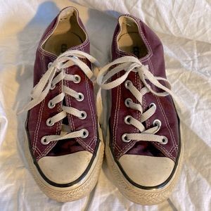 Converse Chuck Taylors Size 4M/6W